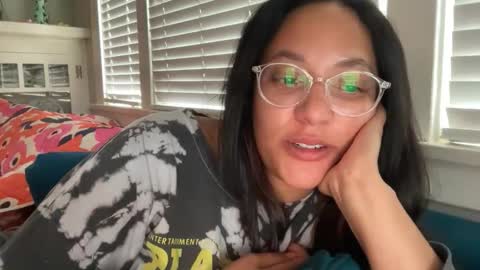 RIRI OR DREAMY online show from 05.25.26