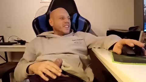 Snapshot of drijn3 chatting on 11.26.25 drijn3 online show from 11.26.25