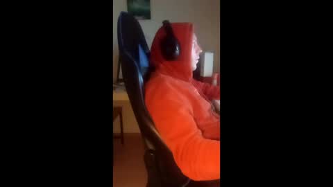 Snapshot of drijn3 chatting on 12.14.25 drijn3 online show from 12.14.25