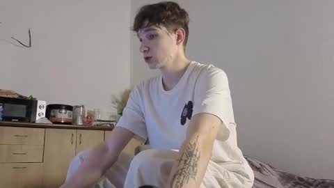 Snapshot of drinklinov chatting on 12.17.25 Mark online show from 12.17.25