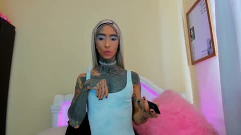 drippyorlove online show from 02.20.25