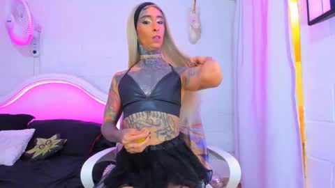 drippyorlove online show from 10.22.25