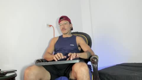 Snapshot of drizsx chatting on 12.17.24 drizsx online show from 12.17.24