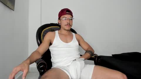 Snapshot of drizsx chatting on 01.28.25 drizsx online show from 01.28.25