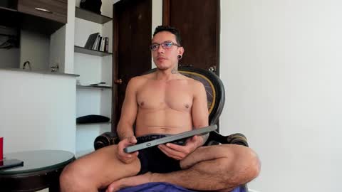 Snapshot of drizsx chatting on 10.15.25 drizsx online show from 10.15.25