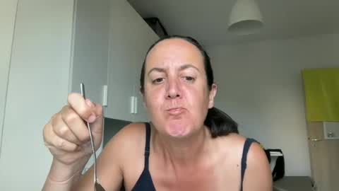 Snapshot of drresa chatting on 07.06.26 Dr. Resa online show from 07.06.26