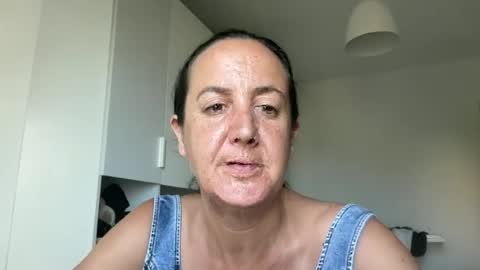 Snapshot of drresa chatting on 07.07.26 Dr. Resa online show from 07.07.26