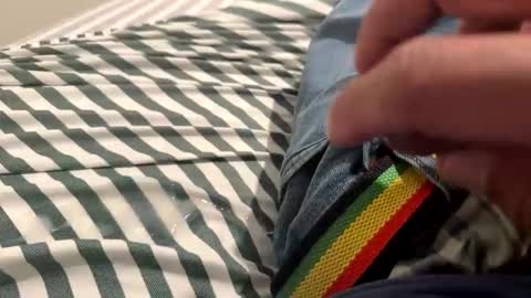 Snapshot of dthrow12 chatting on 12.01.25 dthrow12 online show from 12.01.25