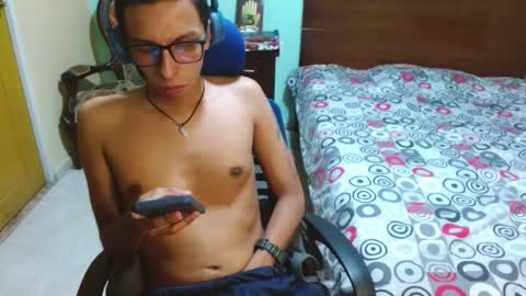 Snapshot of dtwink0310 chatting on 11.12.25 David online show from 11.12.25