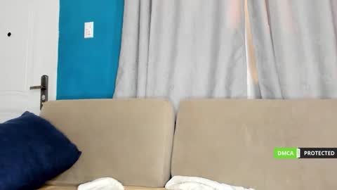 Snapshot of duamilktits chatting on 02.12.26 duamilktits online show from 02.12.26