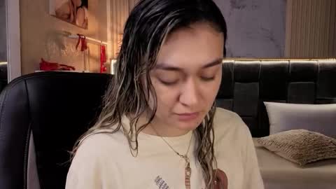 Victoria online show from 11.29.25