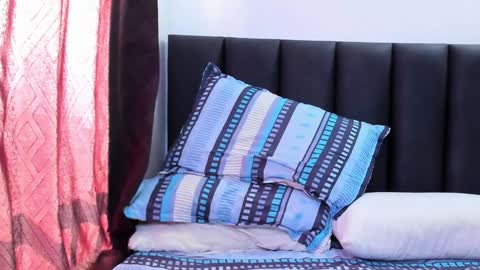 Dulce  online show from 01.21.25