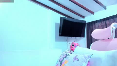 Dulce  online show from 02.26.25