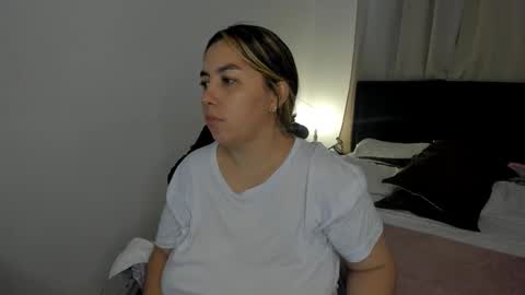 Snapshot of dulce_brithany chatting on 02.15.26 dulce brithany online show from 02.15.26