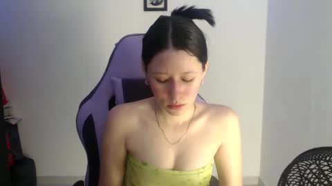 Snapshot of dulce_mauren chatting on 09.29.25 dulce_mauren online show from 09.29.25