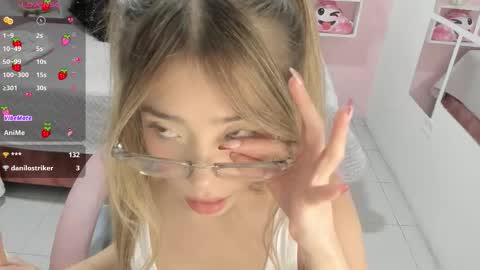 Snapshot of dulce_powl chatting on 10.01.25 Dulce  online show from 10.01.25