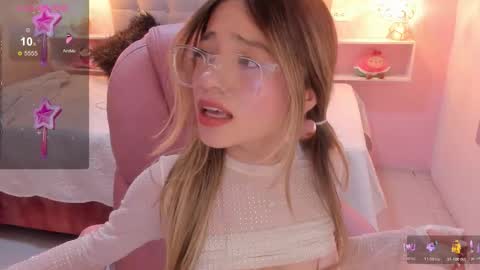 Snapshot of dulce_powl chatting on 12.15.25 Dulce online show from 12.15.25