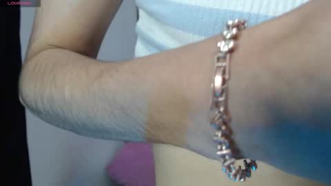 Dulce Sara online show from 12.18.25