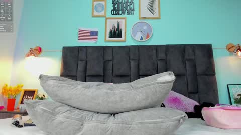 DULCE AURORA online show from 01.18.25