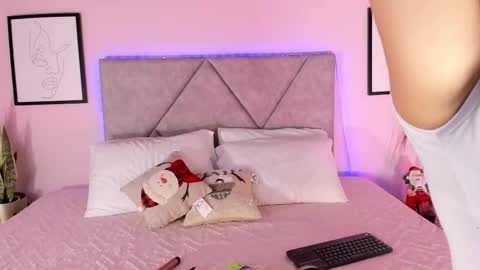 Dulcee Garcia online show from 12.17.25