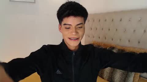 Dulcey online show from 10.04.25