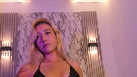 Snapshot of dulcinea_2 chatting on 10.15.25 dulcinea 2 online show from 10.15.25