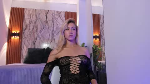 Snapshot of dulcinea_2 chatting on 10.20.25 dulcinea 2 online show from 10.20.25