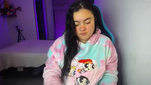 Nicole   online show from 09.23.25