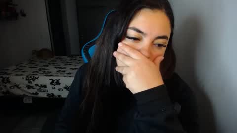 Nicole   online show from 10.10.25