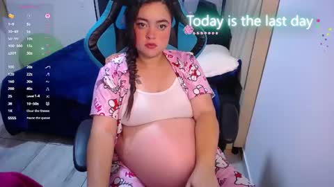 Snapshot of dumont_model chatting on 06.15.26 Nicole online show from 06.15.26