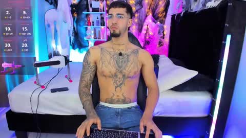 Snapshot of duriel_ chatting on 10.25.25 Duriel online show from 10.25.25