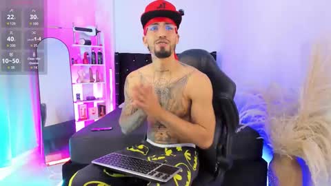 Snapshot of duriel_ chatting on 11.05.25 Duriel online show from 11.05.25