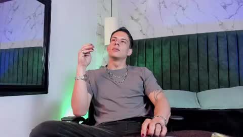 Snapshot of dustin_sonne chatting on 07.18.26 Dustin Sonne online show from 07.18.26