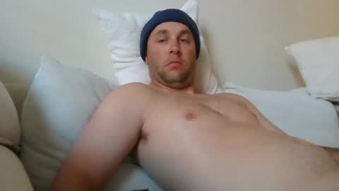 Snapshot of dustyroy09 chatting on 12.23.25 dustyroy09 online show from 12.23.25