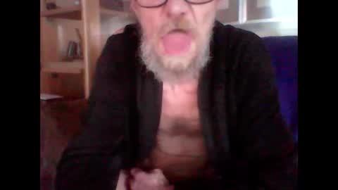 Snapshot of dutchpenis63 chatting on 01.21.25 dutchpenis63 online show from 01.21.25