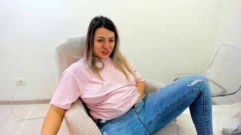 Snapshot of dyanakaylin chatting on 01.02.25 dayana online show from 01.02.25