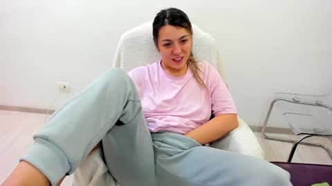 Snapshot of dyanakaylin chatting on 01.03.25 dayana online show from 01.03.25