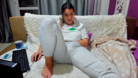 Snapshot of dyanakaylin chatting on 01.11.25 dayana online show from 01.11.25