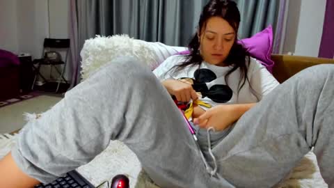 Snapshot of dyanakaylin chatting on 02.04.25 dayana online show from 02.04.25