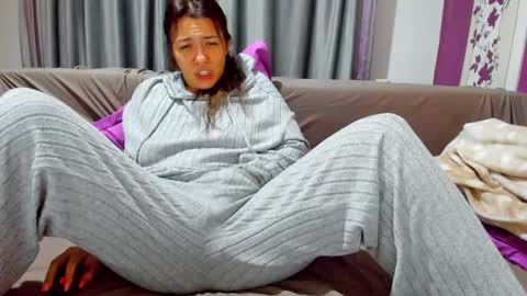 Snapshot of dyanakaylin chatting on 02.19.25 dayana online show from 02.19.25