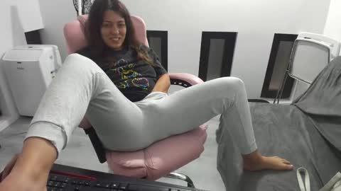 Snapshot of dyanakaylin chatting on 09.11.25 dayana online show from 09.11.25