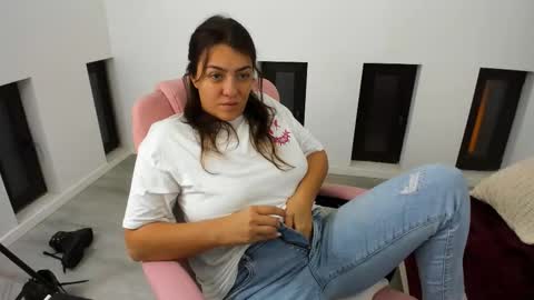 Snapshot of dyanakaylin chatting on 10.06.25 dayana online show from 10.06.25