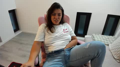 Snapshot of dyanakaylin chatting on 10.09.25 dayana online show from 10.09.25