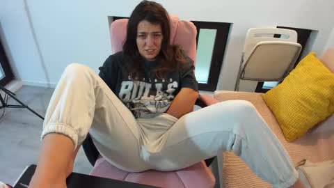 Snapshot of dyanakaylin chatting on 10.26.25 dayana online show from 10.26.25