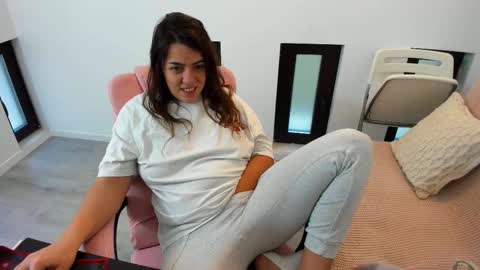 Snapshot of dyanakaylin chatting on 11.02.25 dayana online show from 11.02.25