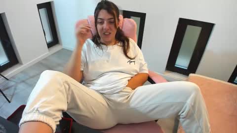 Snapshot of dyanakaylin chatting on 11.12.25 dayana online show from 11.12.25