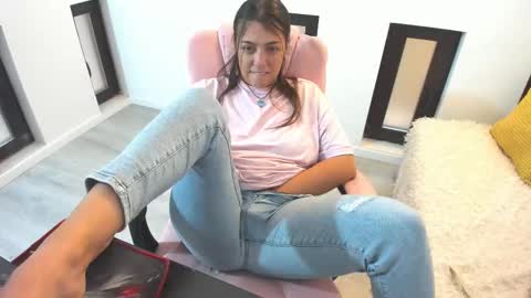 Snapshot of dyanakaylin chatting on 11.25.25 dayana online show from 11.25.25