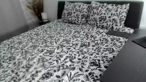 Dyanne online show from 10.20.25