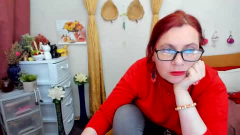 Snapshot of dyannelovee chatting on 12.10.24 Dyanne online show from 12.10.24