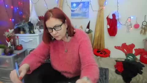 Snapshot of dyannelovee chatting on 01.08.25 Dyanne online show from 01.08.25